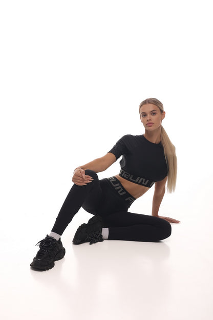 Shortened Rashguard FITRUN Rashguard T-shirt Open Back "Total Black"